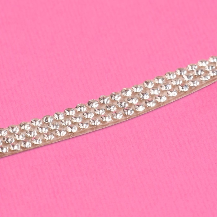 Стразы самоклеящиеся, d = 2 мм, ширина - 7 мм, 4,5 ± 0,5 м, цвет серебряный Стразы самоклеящиеся, d = 2 мм, ширина - 7 мм, 4,5 ± 0,5 м, цвет серебряный