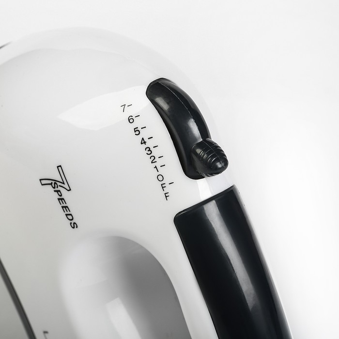 Миксер Luazon LMR-04, ручной, 180 Вт, 7 скоростей, 4 насадки, бело-чёрный Миксер Luazon LMR-04, ручной, 180 Вт, 7 скоростей, 4 насадки, бело-чёрный