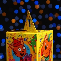 Новый год. Коробка подарочная складная "Три кота" 11 х 11 х 17,2 см.