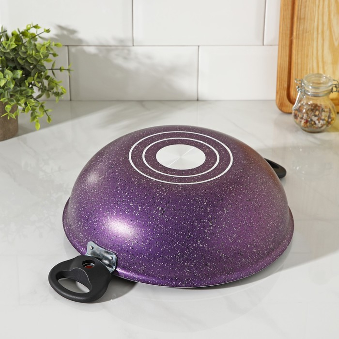 Казан, 4 л, d=28 см, стеклянная крышка, две съёмные ручки, цвет фиолетовый Казан, 4 л, d=28 см, стеклянная крышка, две съёмные ручки, цвет фиолетовый