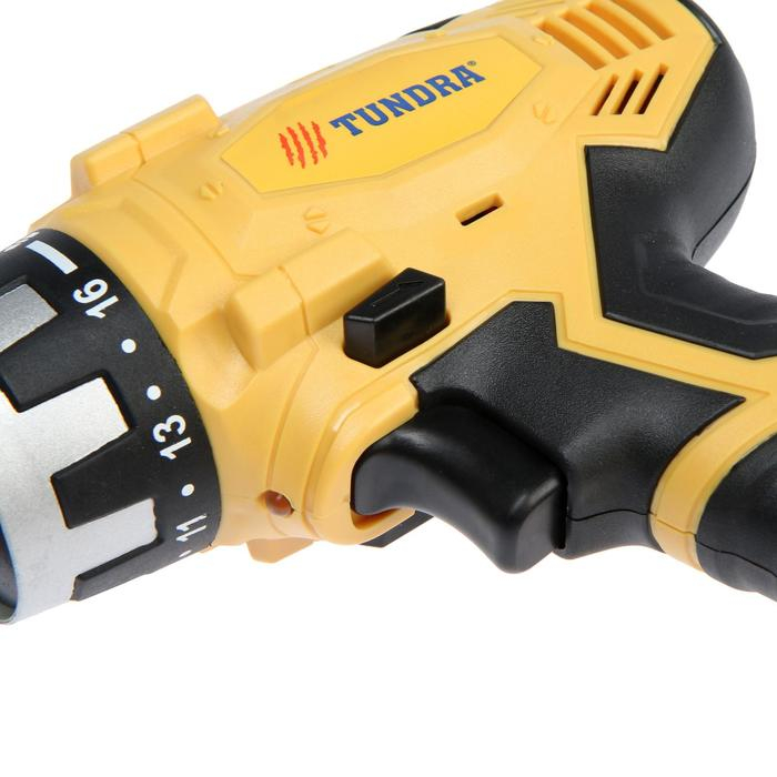 Шуруповерт ТУНДРА, патрон БЗ до 10 мм, подсветка, Ni-Cd 800 mAh 12V, 550 об/мин, 10 Н*м Шуруповерт ТУНДРА, патрон БЗ до 10 мм, подсветка, Ni-Cd 800 mAh 12V, 550 об/мин, 10 Н*м
