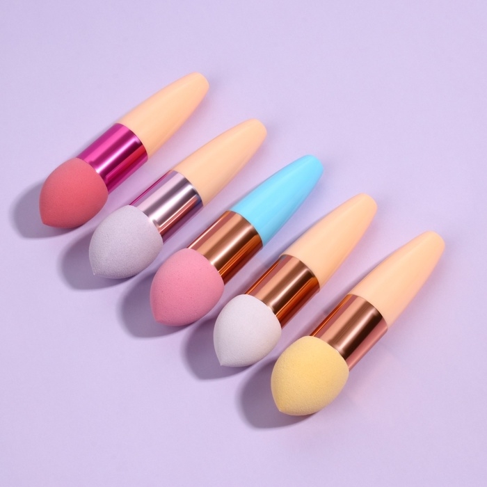 Спонж для макияжа с ручкой &laquo;Капля&raquo;, 10 &times; 3 см, цвет МИКС