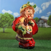 Садовая фигура "Гном девочка-божья коровка с виноградом" 44х21х64см