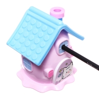 Точилка механическая с контейнером, 5 видов заточки, Домик Сиреневый Точилка механическая с контейнером, 5 видов заточки, Домик Сиреневый