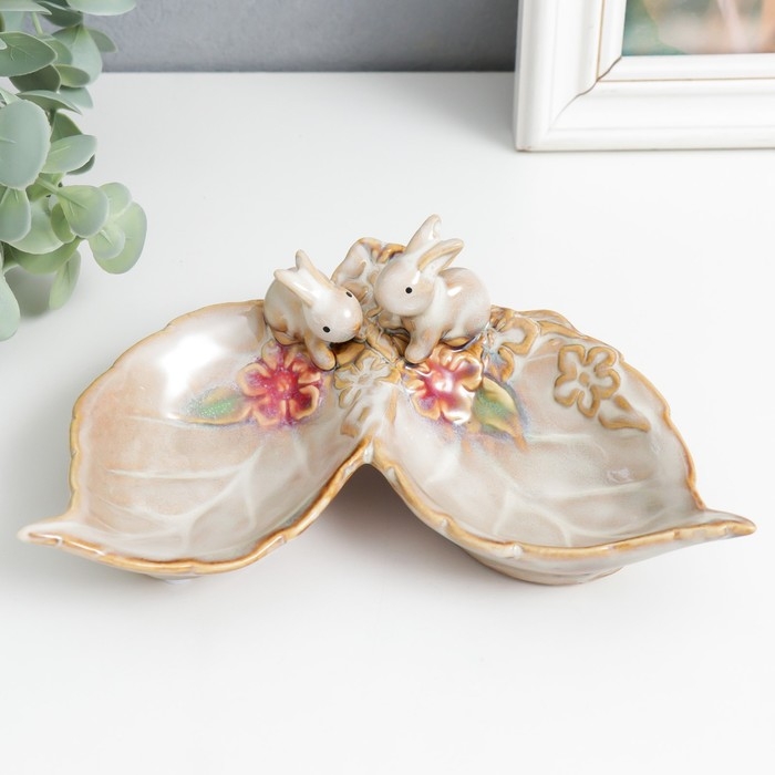 Сувенир керамика подставка Сувенир керамика подставка "Зайчики у цветов" 11,5х17х6 см
