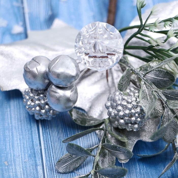 Декор Декор "Зимние грезы" морошка листья ягоды в серебре, 19 см