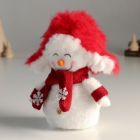 Кукла интерьерная "Снеговик в красной шапке ушанке-колпаке" 19 см Кукла интерьерная "Снеговик в красной шапке ушанке-колпаке" 19 см