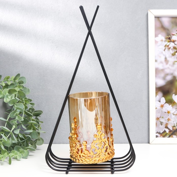 Подсвечник металл, стекло на 1 свечу Подсвечник металл, стекло на 1 свечу "Пирамида" d-7,5 см, золото, чёрный 9х16,5х31 см