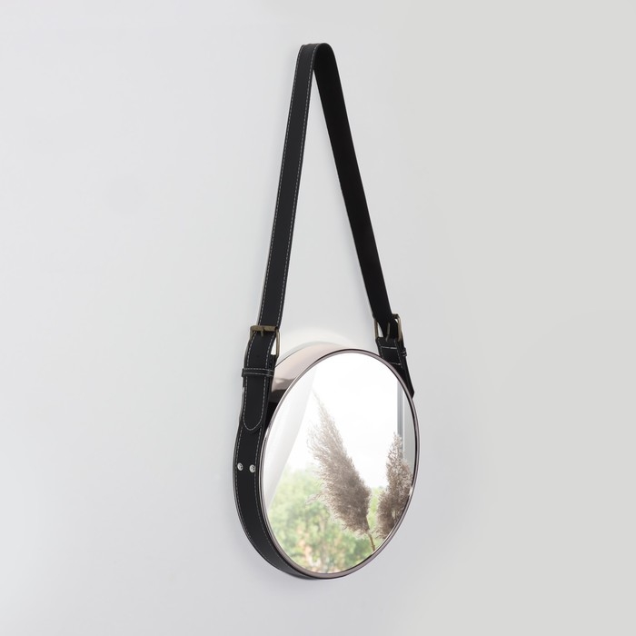 Зеркало настенное круглое &laquo;Антураж&raquo; d зеркальной поверхности 28 см, с ремешком из искусственной кожи, цвет МИКС