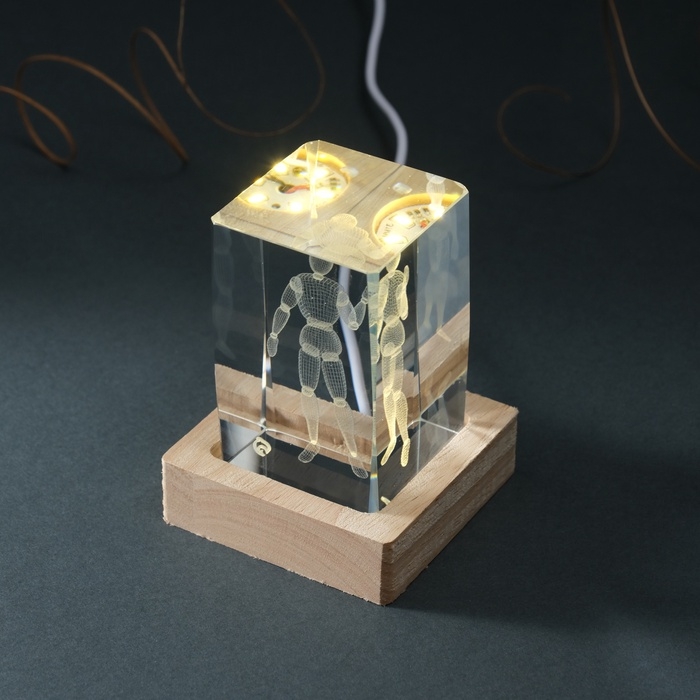 Сувенир стекло подсветка Сувенир стекло подсветка "Прямоугольник. Шарнирный человек" подставка дерево, USB 7х7х10