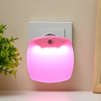 Ночник с датчиком света "Ночка" LED МИКС 8,8x1,8x8,8 см RISALUX Ночник с датчиком света "Ночка" LED МИКС 8,8x1,8x8,8 см RISALUX