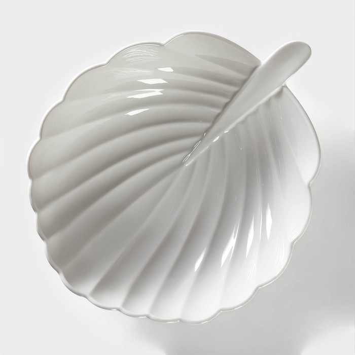 Салатник фарфоровый Magistro &laquo;Лист Бланш&raquo;, 1,5 л, d=30 см, цвет белый