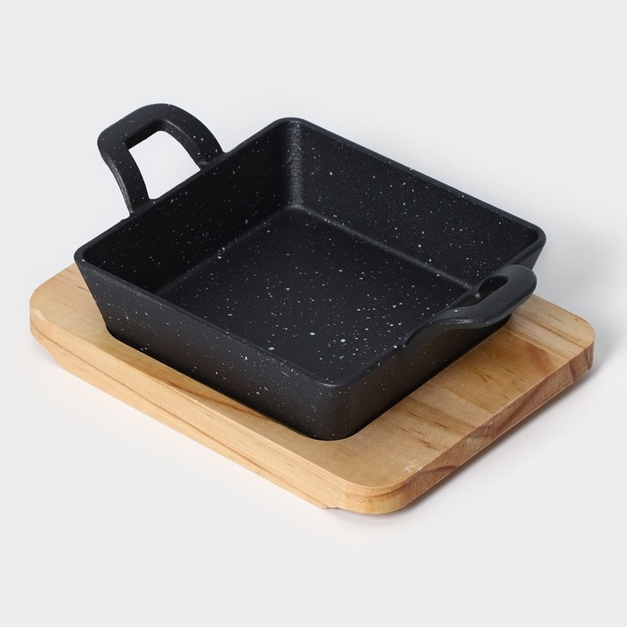 Сковорода чугунная &laquo;Ночь&raquo;, 18,5&times;12,5&times;5,2 см, на деревянной подставке