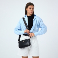 Сумка женская, багет, на молнии, цвет чёрный Сумка женская, багет, на молнии, цвет чёрный