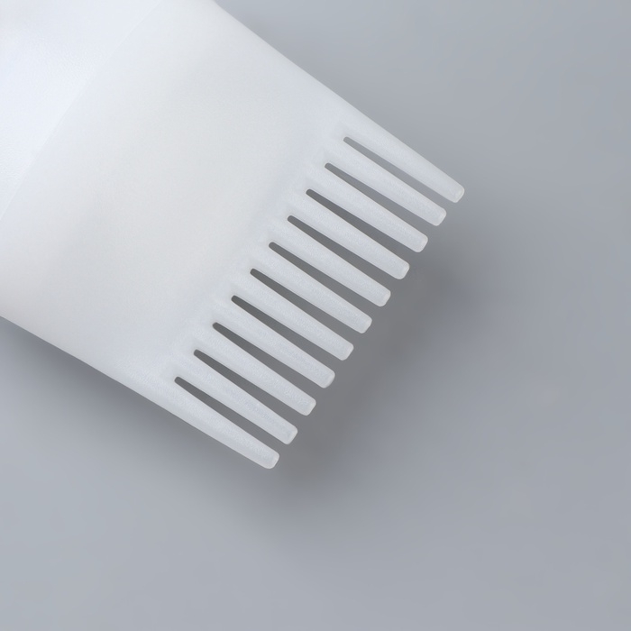 Бутылочка для окрашивания, с дозатором, 17 &times; 4,5 см, цвет белый