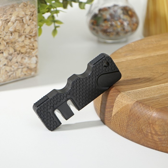 Точилка для ножей Доляна «Ловкач», 2 деления, цвет чёрный Точилка для ножей Доляна «Ловкач», 2 деления, цвет чёрный