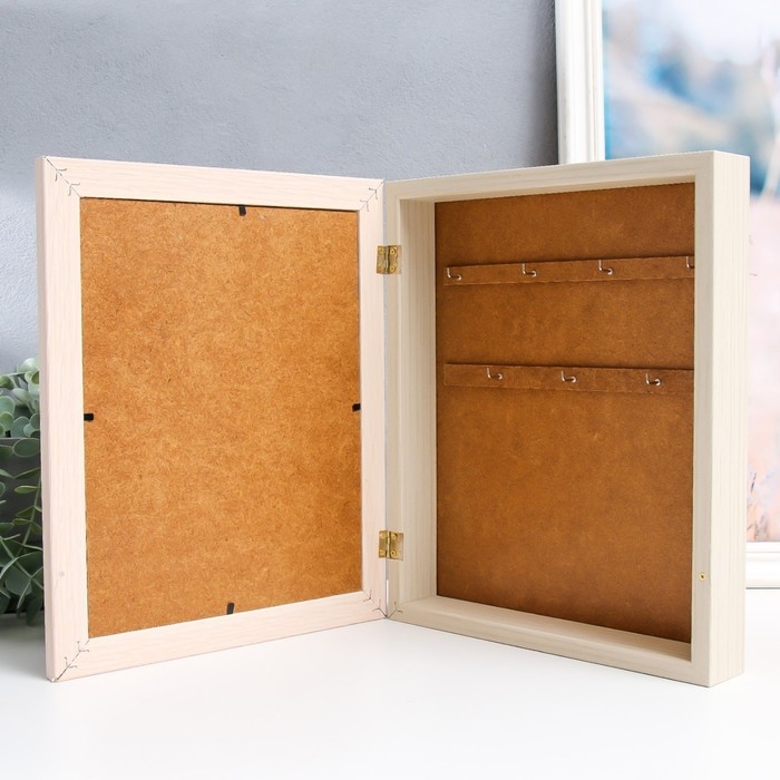 Ключница "Цветы" 24Х29 см молочный дуб