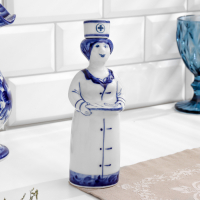 Штоф &laquo;Медсестра&raquo;, 0,25 л, 20 см, гжель