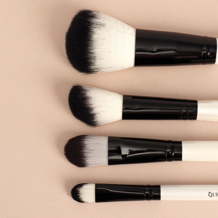 Набор кистей для макияжа &laquo;Полоски&raquo;, 8 предметов, чехол на молнии, цвет белый/чёрный