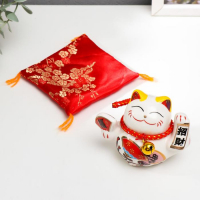 Копилка керамика "Манэки-нэко с колокольчиком, на коврике" МИКС 8х11х6,5 см Копилка керамика "Манэки-нэко с колокольчиком, на коврике" МИКС 8х11х6,5 см