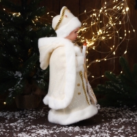 Снегурочка "В шубке с бусинками и в кокошнике" двигается, с подсветкой, 40х20 см, золото Снегурочка "В шубке с бусинками и в кокошнике" двигается, с подсветкой, 40х20 см, золото