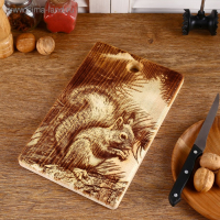 Доска из массива кедра &laquo;Бельчонок&raquo;, прямоугольная, 18 &times; 28 см