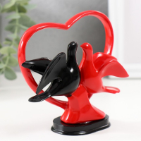 Сувенир полистоун "Голубки у сердца" красно-чёрный 12х11,5х4,5 см Сувенир полистоун "Голубки у сердца" красно-чёрный 12х11,5х4,5 см