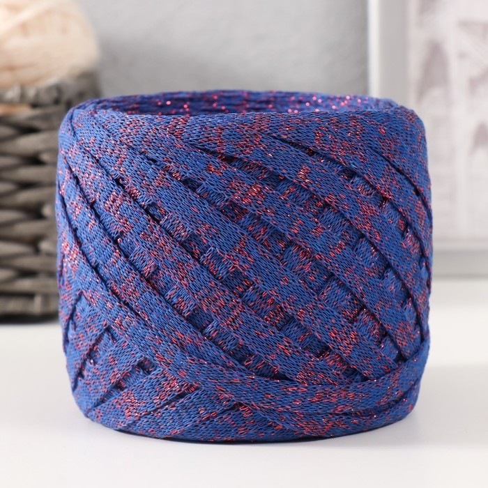 Трикотажная пряжа "Риббон" с люрексом 85м/170&plusmn;5 гр (Сапфир, люрекс: Красный)