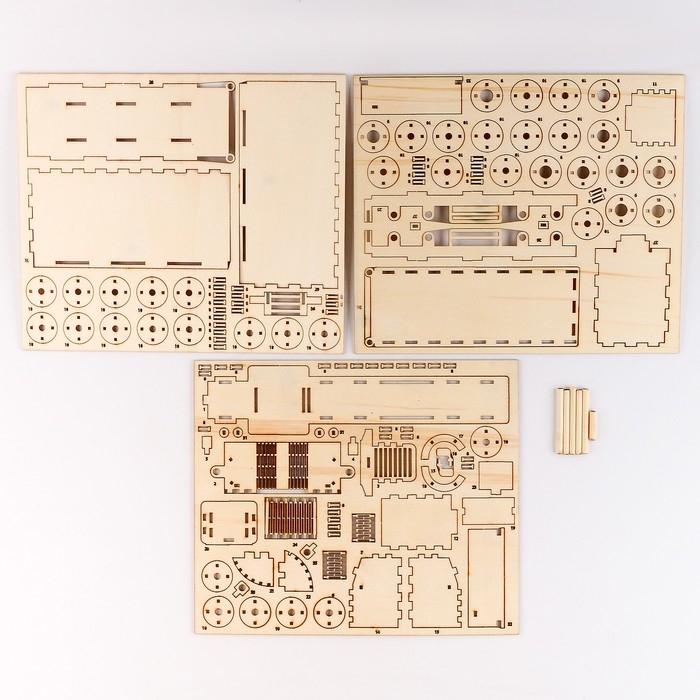 Новогодний конструктор «Грузовик» Новогодний конструктор «Грузовик»