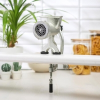 Мясорубка ручная &laquo;Уралочка&raquo;, чугунная