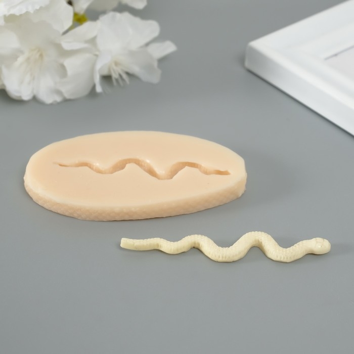 Новогодний молд силикон Новогодний молд силикон "Змейка" 0,3х6,5х1,3 см