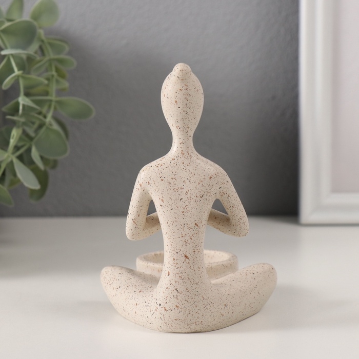 Подсвечник полистоун на 1 свечу Подсвечник полистоун на 1 свечу "Девушка. Приветствие" белый в крапинку 8,5х8,8х11,7 см