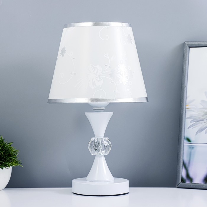 Лампа настольная с подсветкой "Пион" 1х40Вт Е27 220В белый 21х21х35 см RISALUX