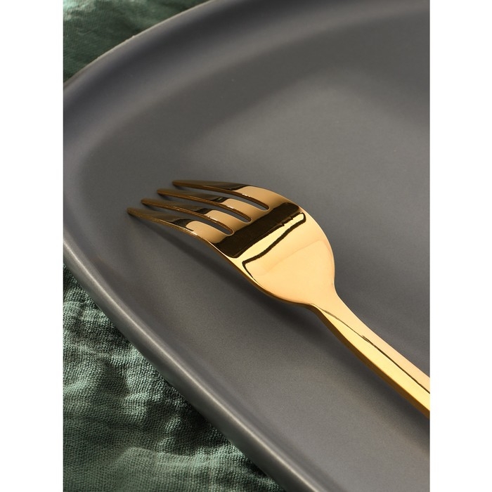 Вилка столовая из нержавеющей стали Magistro &laquo;Олин GOLD&raquo;, длина 19,8 см, на подвесе, цвет золотой