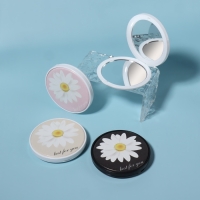 Зеркало складное «Ромашки», d = 7 см, с увеличением, цвет МИКС Зеркало складное «Ромашки», d = 7 см, с увеличением, цвет МИКС