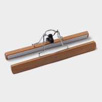 Вешалка для брюк и юбок Доляна, 25&times;16,5 см, зажим, цвет светлое дерево