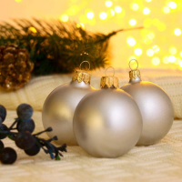 Набор шаров d- 5 cм, 9 шт "Сияние" серебро Набор шаров d- 5 cм, 9 шт "Сияние" серебро