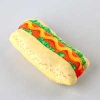 Игрушка для кошек с мятой «Хот-дог» из текстиля, 9х5,3 см Игрушка для кошек с мятой «Хот-дог» из текстиля, 9х5,3 см