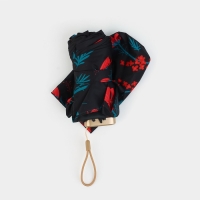 Зонт женский &laquo;Красные цветы&raquo;, 6 спиц, складывается в размер телефона.