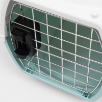 Переноска для животных пластиковая с металлической дверью 47х32,5х30 см, вес до 9 кг, голубая 9343 Переноска для животных пластиковая с металлической дверью 47х32,5х30 см, вес до 9 кг, голубая 9343