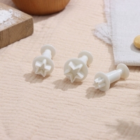 Набор плунжеров кондитерских Доляна &laquo;Звёздочка&raquo;, 3 шт: d=2 см, d=2,2 см, d=2,5 см, цвет белый