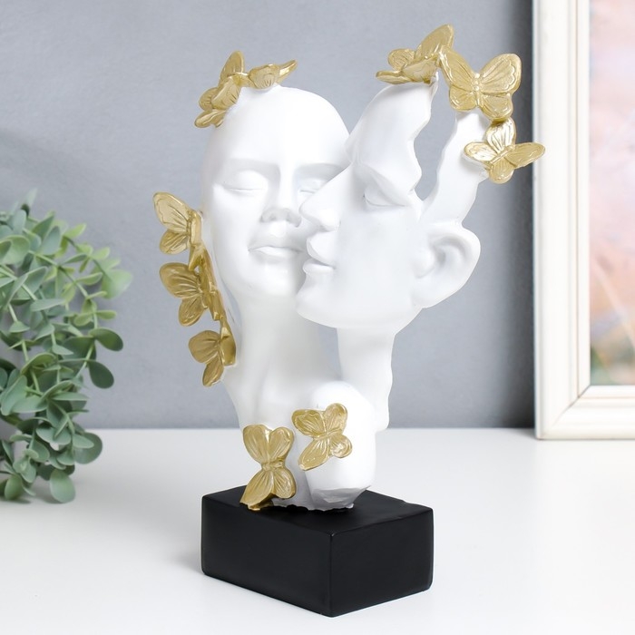 Сувенир полистоун бюст Сувенир полистоун бюст "Пара - Нежность. Рой бабочек" белый с золотом 7х21,5х29 см