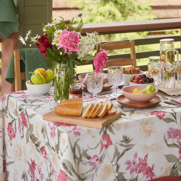 Скатерть Доляна &laquo;Лютики&raquo; 145х180 см, 100% п/э