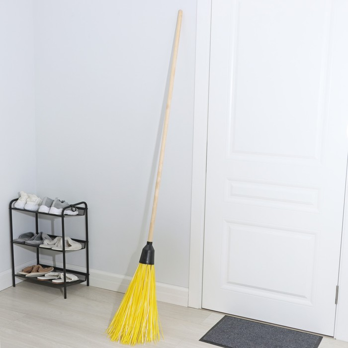 Метла полипропиленовая, с черенком &laquo;Дорогая&raquo;, 5 колец, цвет МИКС