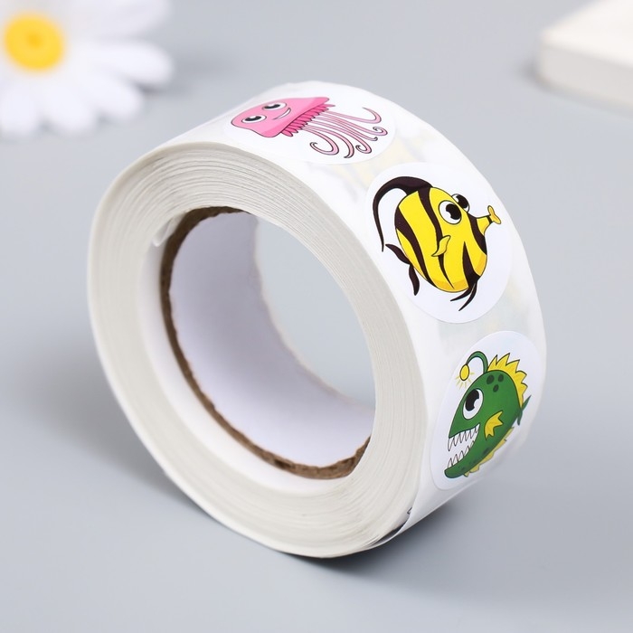 Наклейка бумага Наклейка бумага "Подводный мир" d=2,5 см 500 шт в рулоне 3х6,5х6,5 см