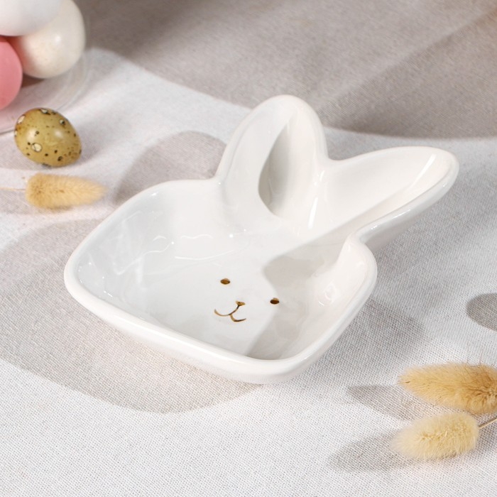 Блюдо Доляна &laquo;Зайка в золотом&raquo;, 6,5&times;12&times;3,5 см, цвет белый