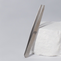 Пинцет &laquo;Premium&raquo; скошенный, широкий, 9,6 см, на блистере, цвет серебристый