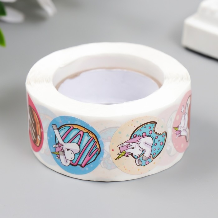 Наклейка бумага Наклейка бумага "Единорожки и пончики" d=2,5 см 500 шт в рулоне 3х6,5х6,5 см