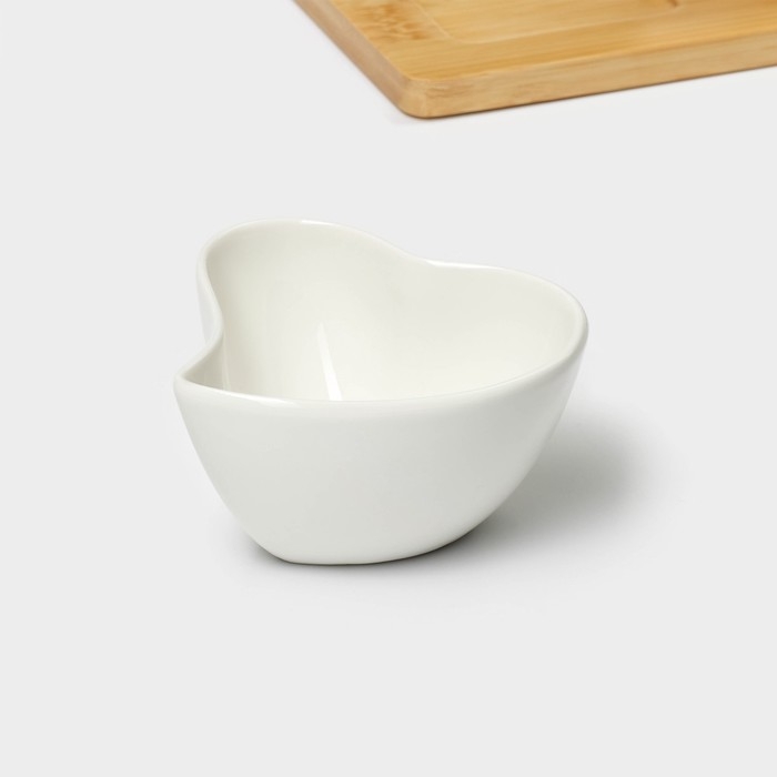 Набор соусников керамический на бамбуковой подставке BellaTenero &laquo;Сердце&raquo;, 4 предмета: 125 мл, цвет белый