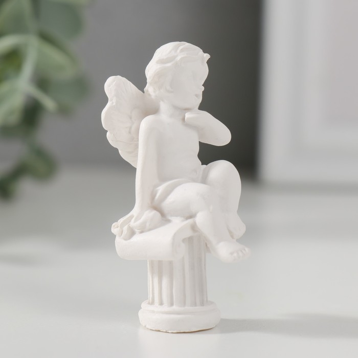 Сувенир полистоун "Ангелочек на колонне" 5,5х2,5х2,5 см